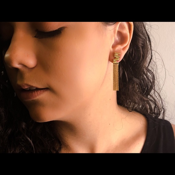 Earring - Picture 1 of 1